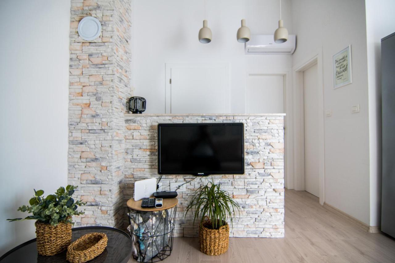 Apartments Up&Up 罗戈兹尼察 外观 照片